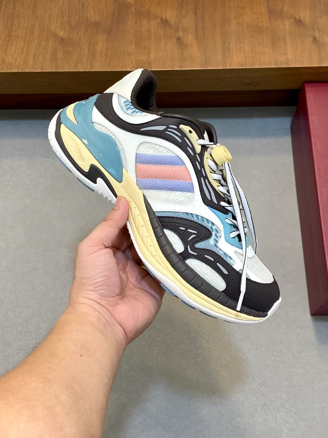 Men's Men's Shoes 💰900 Gucci Gucci 2.0 Sports Shoes Couple's Style Retro Casual Shoes Running Shoes Original Purchase, Development, Production Gucci 2.0 Sports Shoes reinterpret the brand's iconic striped webbing elements. This sneaker reinterprets the iconic details. It uses EVA thick soles and a smart silhouette to bring a stable and comfortable wearing experience. Exquisite packaging at the delivery counter. Fabric: original imported cowhide + technical fabrics. Lining: original imported breathable mesh. Sole: original molded ultra-light foam rubber. Bottom thickness: 4CM. Size: 39-44 (customized for 38, 45, 56)